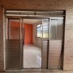 Casa à venda com dois quartos em Dom Avelar Apresentamos uma excelente oportunidade para quem busca uma casa aconchegante e funcional no bairro Dom Avelar. Este imóvel, localizado no primeiro andar, o