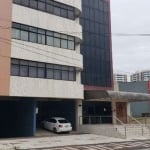 Sala comercial à venda com 36m² projetada e mobiliada, uma vaga, próximo Forum/Unifor