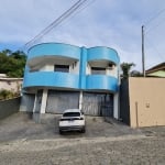 Casa de 2 pisos Comercial  e Residencial de 3 quartos, sendo 1 suíte no Badenfurt!