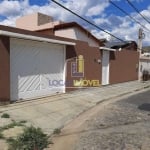 Vendo casa com 3 suítes, Sala de estar grande, sala de TV e cozinha ampla.  2 dependências.  Garage