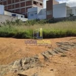 Terreno de esquina de 405m2 à Venda no Bairro Candeias.