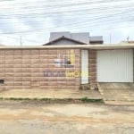 Casa Duplex (solta) com 5/4 sendo 1 suíte, com garagem para 4 carros no Bairro Felícia na região do