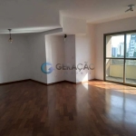 Andar alto, apartamento com 4 dormitórios sendo 1 suite, 2 vagas de garagem.