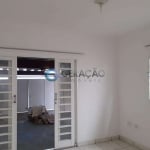 Casa para locação com 02 quartos e 02 vagas de garagem - 60m² no bairro Jardim das Industrias