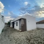 Casa Residencial com 2 quartos  para alugar, 60.00 m2 por R$1800.00  - Pinheirinho - Curitiba/PR