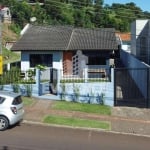 CASA COM PISCINA À VENDA, LOCALIZADA NO BAIRRO PINHERINHO