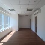 Sala Comercial 45m²  Complexo de Condomínios .