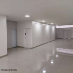 Excelente Sala Comercial no Centro de Jundiaí-SP: 2 Salas, 4 Banheiros, 270m² de Área!