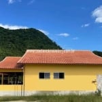 Excelente Casa C/ Quintal e Localização Nobre