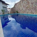 Casa com 350m² de área construida em Capim Macio - Piscina, churrasqueira, 3suites