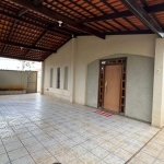 OPORTUNIDADE CASA DE ESQUINA C-137 Casa de Rua com 4 Quarto(s) e 6 banheiro(s) à Venda, 532 por R$ 980.000 no setor Jardim América AD15686