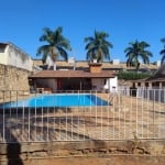 AMPLA CASA RESIDENCAL COM ÓTIMA OPÇÃO PARA FINS COMERCIAIS Casa de Rua com 6 Quarto(s) e 6 banheiro(s) à Venda, 633 por R$ 2.800.000 no setor Jardim América AD22478