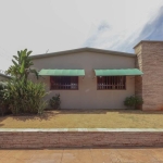Atraente casa tipo para venda com 2 quartos, sendo 2 suítes, 272m²