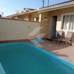 CASA COM PISCINA E ÓTIMA AREA DE LAZER