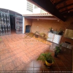 Sobrado para venda com 254m² e 3 quartos.