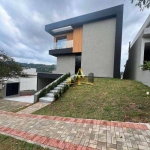 Casa à Venda no Condomínio Itahye - Santana de Parnaíba - Alphaville - São Paulo