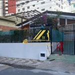 Alugamos Casa para fins comerciais numa ótima localização na Pituba. Bem em frente à Escola Gurilândia. Perto da Av. Paulo VI.