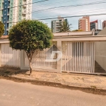 Casa com 3 quartos para alugar na Rua Heitor Leme de Paula, 068, Cambuí, Campinas