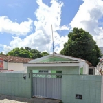 Casa à venda em João Pessoa-PB, bairro Cruz das Armas: 3 quartos, 2 salas, 2 banheiros, 1 vaga de garagem.