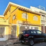 SOBRADO À VENDA, COM 267M² COM 3 DORM (1 SUÍTE), SALÃO GRANDE COM WC, 3 VAGAS DE GARAGEM COM ARMÁRI