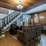 Casa de vila para venda com 5 quartos, sendo 4 suítes, 311m²