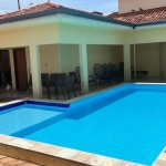 Vende-se Sobrado de Luxo - 3 Suítes - 2 casas - Piscina - Bairro Verdão