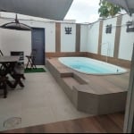 Casa Térrea Reformada com Deck e Piscina