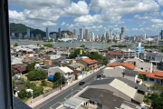 APARTAMENTO2 DORMITÓRIOS, 1 SUÍTE A 150M DO MAR, NO CENTRO DE NAVEGANTES.