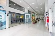 Loja comercial duplex com 50m² na galeria do Green Center &#8211; Centro