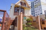 Casa com 4 dormitórios à venda, 290 m² por R$ 920.000,00 - Camaquã - Porto Alegre/RS