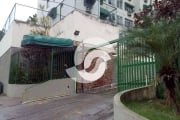 Apartamento no Fonseca, vazio, com 2 dormitórios à venda, 68 m² por R$ 220.000 - Fonseca - Niterói/RJ