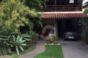 Linda Casa de 5 Quartos com Piscina em Condomínio