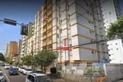 Apartamento à venda no Edifício Estoril no centro de Londrina. Próximo a Avenida Jk, com 3 quartos, sala ampla, cozinha, quarto de empregada, banheiro