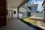 Casa de luxo no Recreio dos Bandeirantes: 4 quartos, 4 suítes, 2 salas, 6 banheiros, 3 vagas e 480m². Venha conferir!