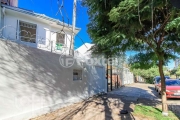 Casa com 2 quartos à venda na Rua João Guimarães, 252, Santa Cecília, Porto Alegre