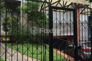 Casa com 5 quartos à venda na Rua Portugal, 434, São João, Porto Alegre