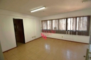 Sala Comercial à Venda no Centro da Cidade de Ribeirão Preto com uma Ampla Sala.