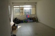 Amplo Apartamento de 2 dormitórios, dois banheiros, garagem