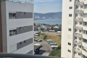 APARTAMENTO SEMIMOBILIADO COM 2 QUARTOS SENDO 1 SUÍTE 1 VAGA DE GARAGEM NO BAIRRO ESTREITO EM FLORIANÓPOLIS/SC