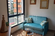 Apartamento à venda no Centro de SP: 1 quarto, 1 sala, 1 banheiro, 1 vaga de garagem, 33m². Mobiliado, decorado, aceita pet. A uma quadra do metrô Anhangabaú. Lazer com piscina.