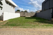 Lote em condomínio fechado, excelente localização