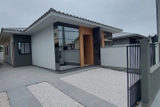 Casa no Nova Palhoça com 3 quartos sendo 1 suíte, 2 banheiros e 2 vagas de garagem
