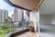 Apartamento reformado no Batel, com 4 quartos, 5 banheiros. e 2 vagas