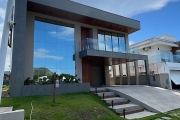 Casa alto padrão em condomínio pertinho da praia