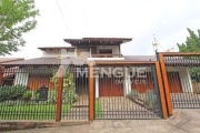 Casa com 3 quartos à venda na Avenida Assis Chateaubriand, 67, São Sebastião, Porto Alegre