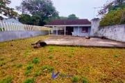 Casa com espaço de terreno no Atami