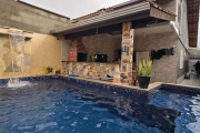 Casa com piscina á venda em Itanhaém/SP .