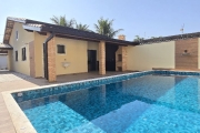 CASA COM ÓTIMO PADRÃO DE ACABAMENTO E PISCINA DE 9M - ITANHAÉM/SP.