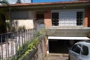 Casa à venda em Chácara das Pedras - POA