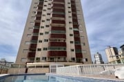 Apartamento em frente a feira de artesanatos do Caiçara.